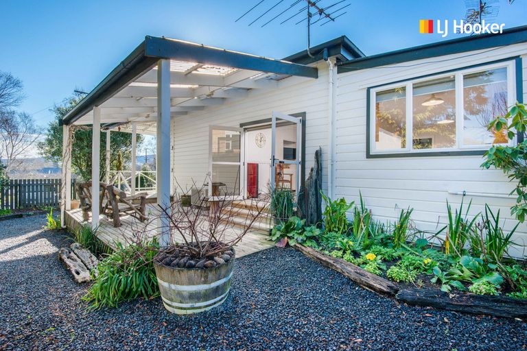 Photo of property in 290 Gladstone Road North, Mosgiel, 9092