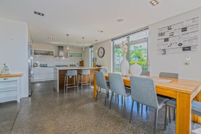 Photo of property in 77 Kittiwake Drive, Schnapper Rock, Auckland, 0632