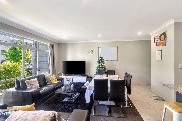 Photo of property in 7/44 Carlos Drive, Flat Bush, Auckland, 2016