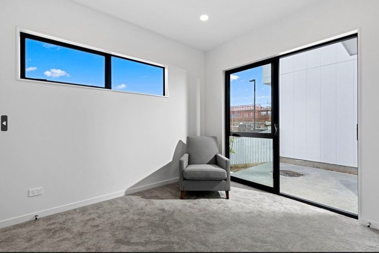 Photo of property in 26 Bristol Freighter Road, Hobsonville, 0616