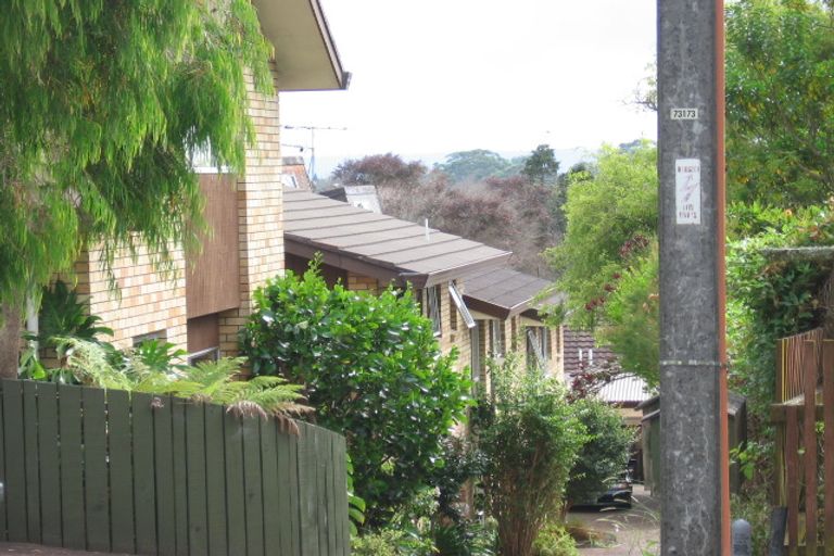 Photo of property in 2/67 Miro Street, New Lynn, Auckland, 0600