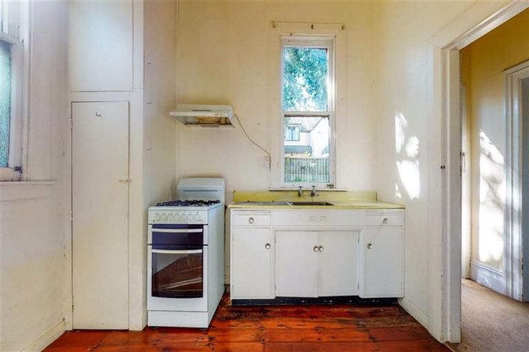 Photo of property in 33 Nairn Street, Mount Cook, Wellington, 6011