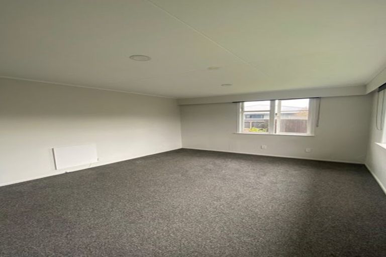 Photo of property in 14 Lewis Place, Highbury, Palmerston North, 4412