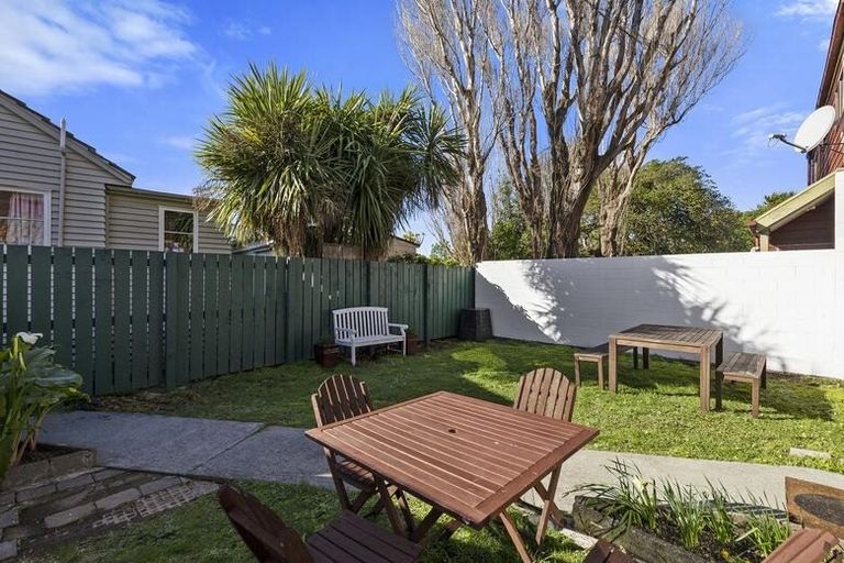 Photo of property in 17-u2 Randwick Crescent, Moera, Lower Hutt, 5010