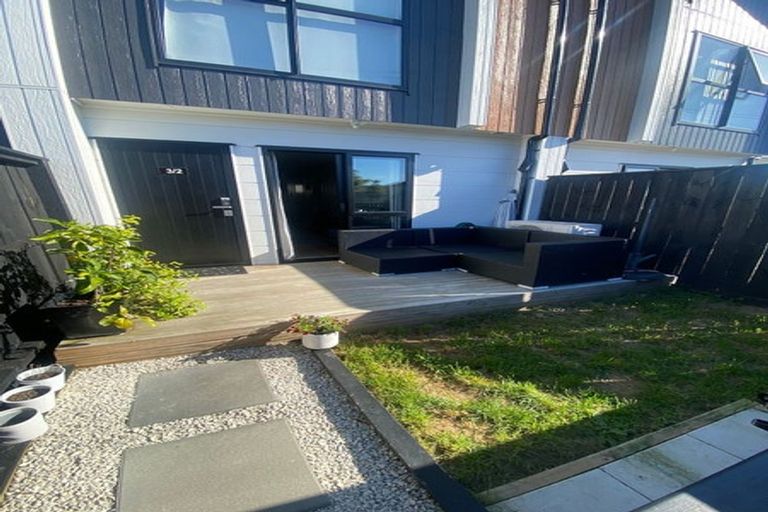 Photo of property in 2/2 Anthony Place, Pakuranga, Auckland, 2010