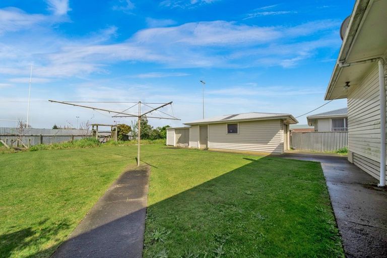 Photo of property in 23 Pacey Avenue, Hawera, 4610