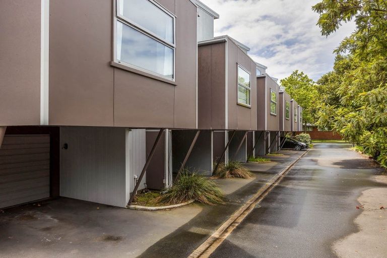 Photo of property in 6/3 Grove Road, Addington, Christchurch, 8024