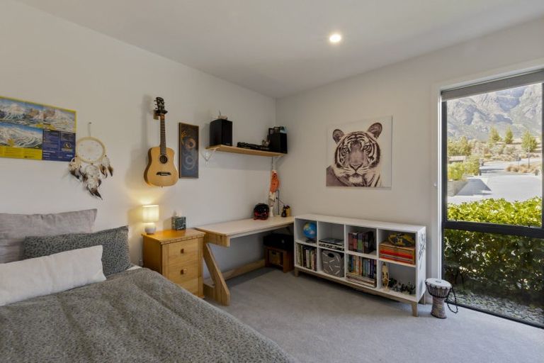 Photo of property in 7 Kotuku Lane, Jacks Point, Queenstown, 9371