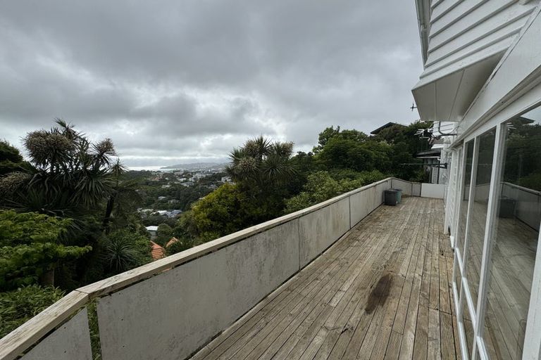 Photo of property in 37 Putnam Street, Northland, Wellington, 6012