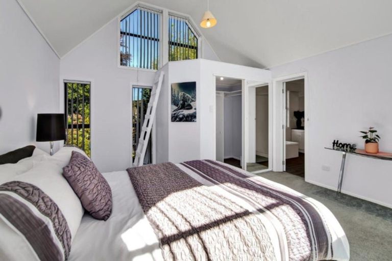 Photo of property in 9 Kennedy Place, Merrilands, New Plymouth, 4312