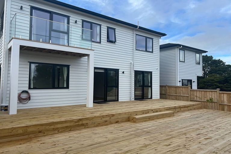 Photo of property in 2f Matatahi Road, Flat Bush, Auckland, 2019