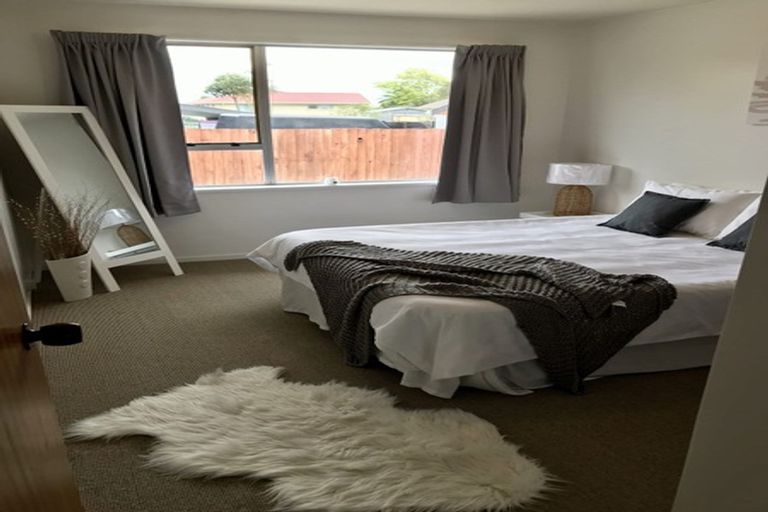 Photo of property in 2/3 Binstead Place, Avondale, Christchurch, 8061