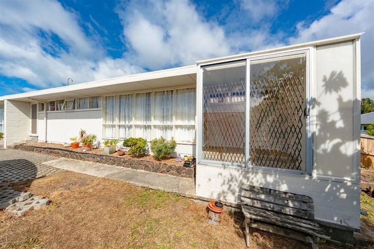 Photo of property in 3/127 Seabrook Avenue, New Lynn, Auckland, 0600