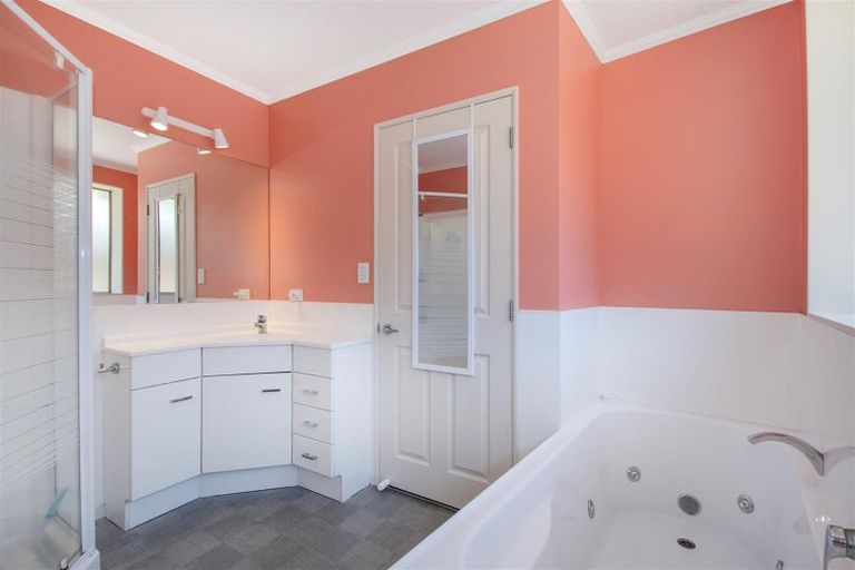 Photo of property in 14 Garden Court, Woodhill, Whangarei, 0110