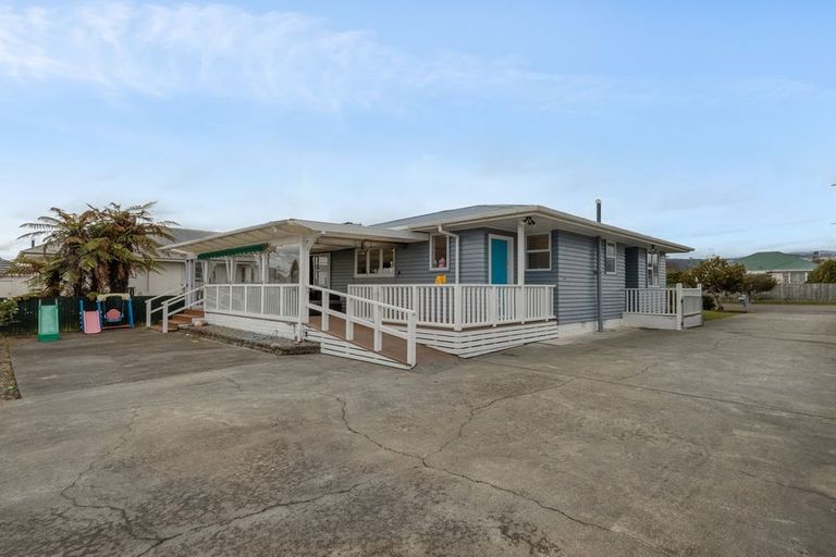 Photo of property in 13 Bowen Street, Levin, 5510
