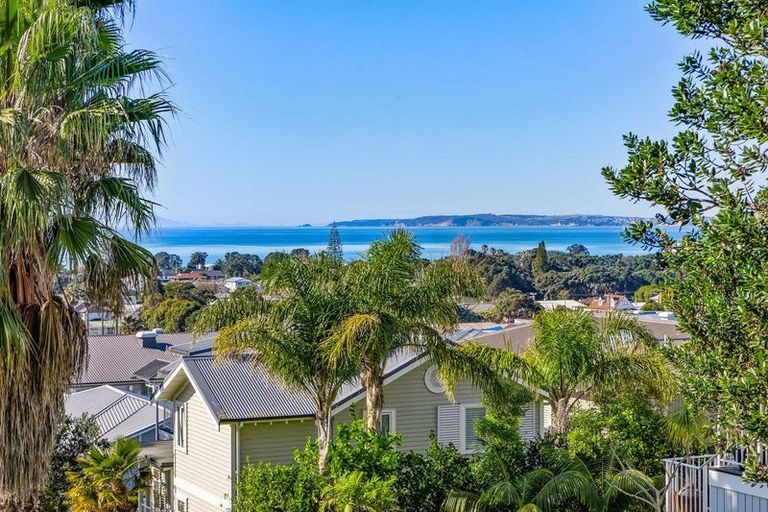 Photo of property in 6 Sunshine Terrace, Orewa, 0931