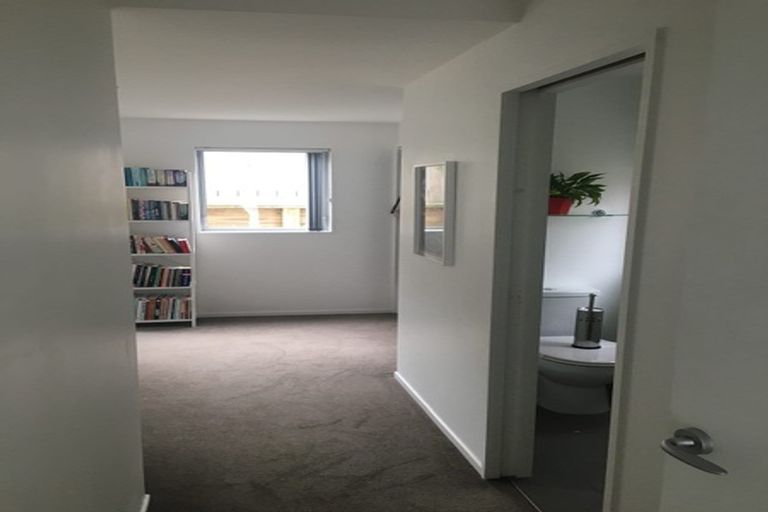 Photo of property in 12u3 Agra Crescent, Khandallah, Wellington, 6035