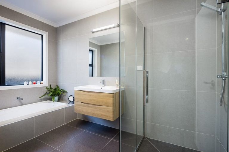 Photo of property in 54 Norfolk Drive, Cambridge, 3434