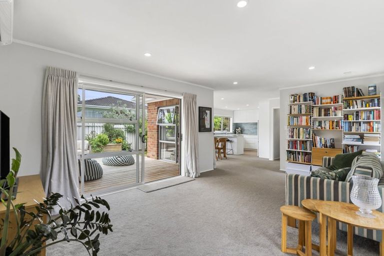 Photo of property in Gull - Unmanned, 3/1 Rangitira Avenue, Takapuna, Auckland, 0622