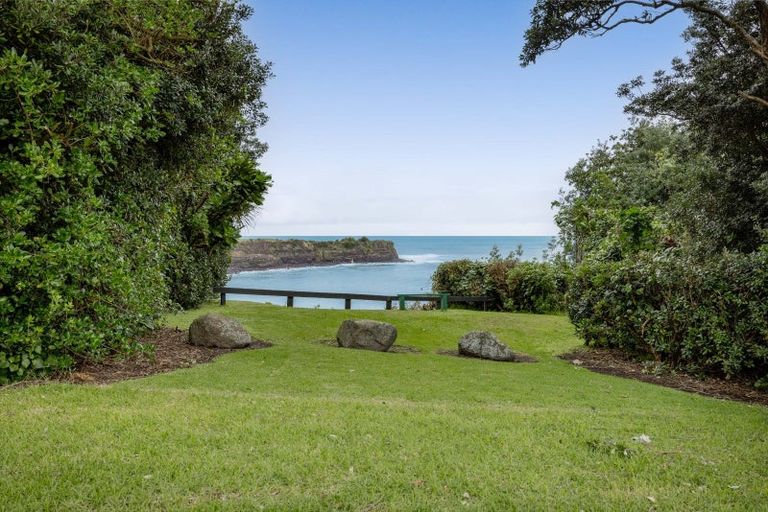 Photo of property in 22 Halse Place, Opunake, 4616