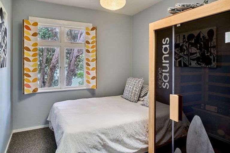 Photo of property in 10 Travancore Street, Island Bay, Wellington, 6023