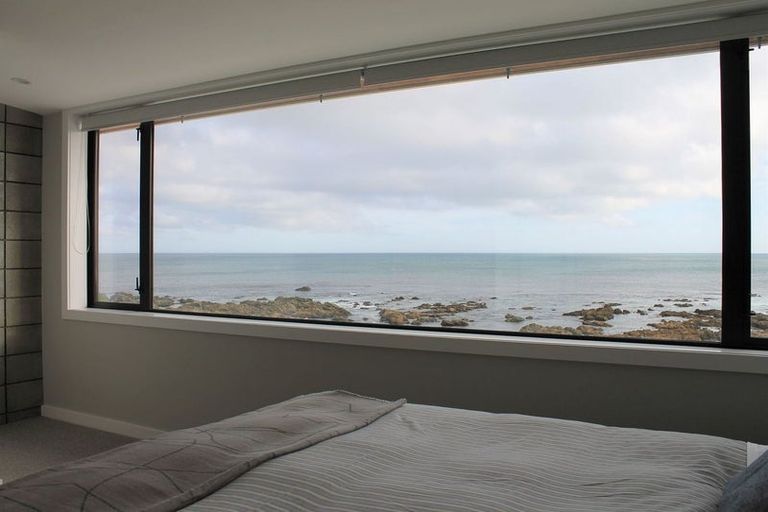 Photo of property in 442 The Esplanade, Island Bay, Wellington, 6023