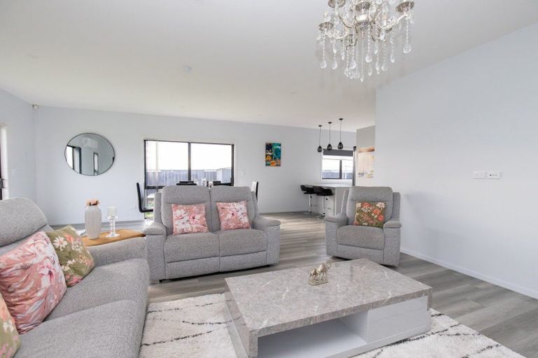 Photo of property in 22 Mcwatters Drive, Ngatea, 3503