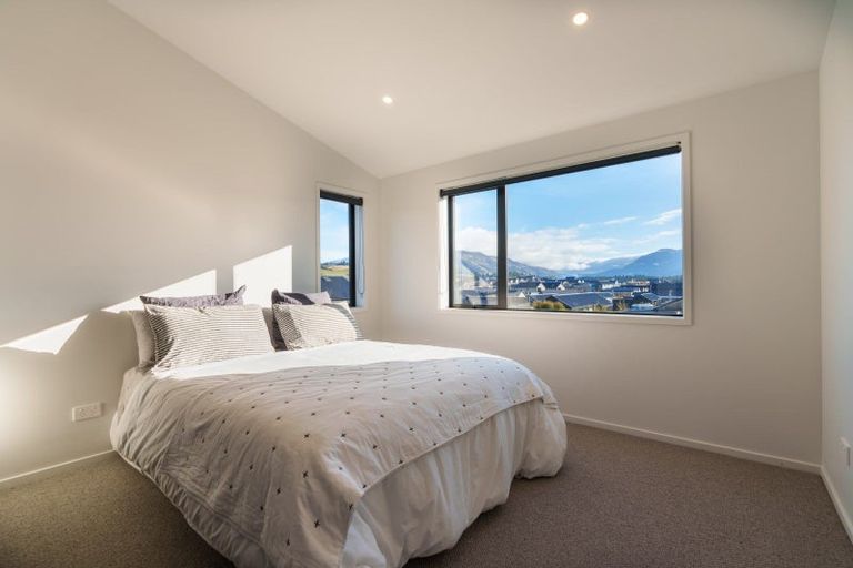 Photo of property in 35 Mount Nicholas Avenue, Wanaka, 9305