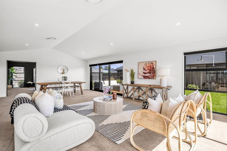Photo of property in 17 Angus Place, Rangiora, 7400