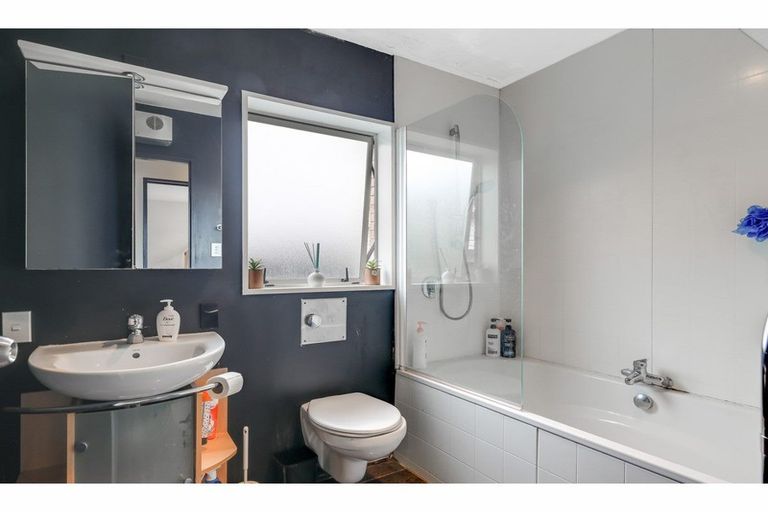 Photo of property in 72 Cumnor Terrace, Woolston, Christchurch, 8023