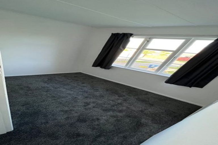 Photo of property in 43 Rosier Road, Glen Eden, Auckland, 0602