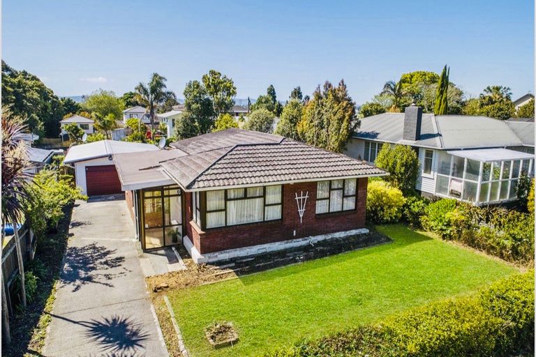 Photo of property in 14 Evans Road, Weymouth, Auckland, 2103