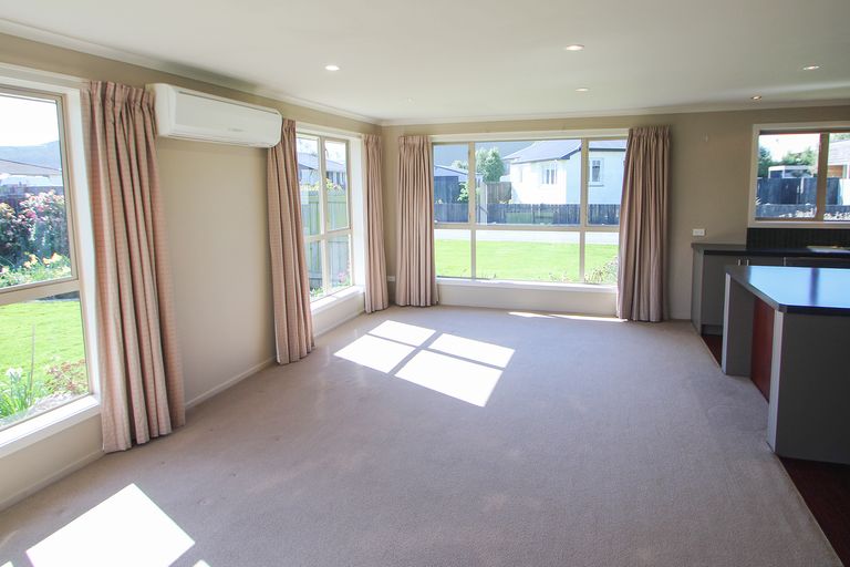 Photo of property in 48 Salisbury Crescent, Oamaru North, Oamaru, 9400