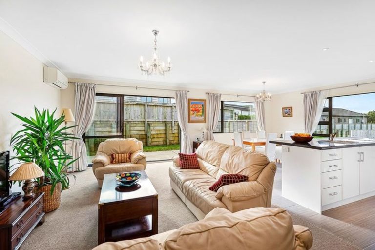 Photo of property in 72 Staithes Drive North, Whitby, Porirua, 5024