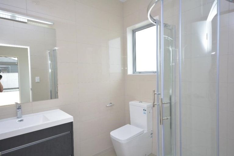 Photo of property in 8 Brumbie Way, Karaka, Papakura, 2113