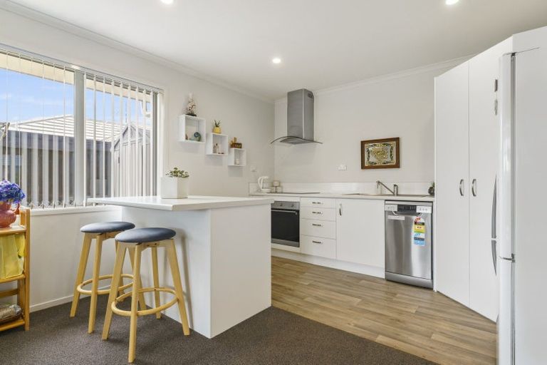 Photo of property in 1 Lance Way, Papamoa, 3118