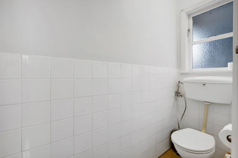 Photo of property in 1/6 Cornwall Street, Brooklands, New Plymouth, 4310