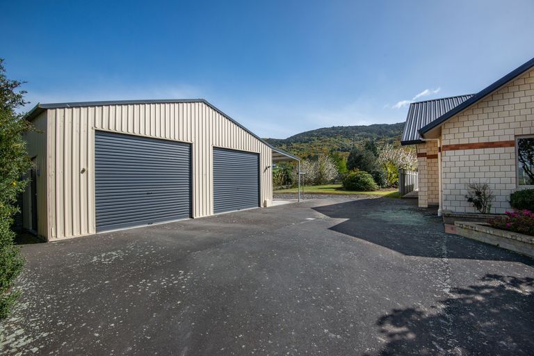 Photo of property in 310 Tirohanga Road, North Taieri, Mosgiel, 9092