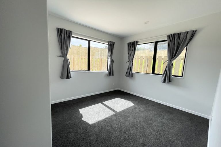 Photo of property in 35 Symes Drive, Red Beach, 0932