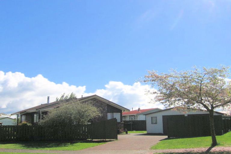 Photo of property in 2 Baxter Place, Owhata, Rotorua, 3010