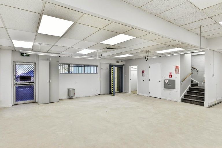 Photo of property in 224 Oxford Street, South Dunedin, Dunedin, 9012