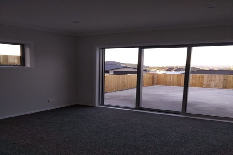 Photo of property in 18 Schooner Drive, Whitby, Porirua, 5024