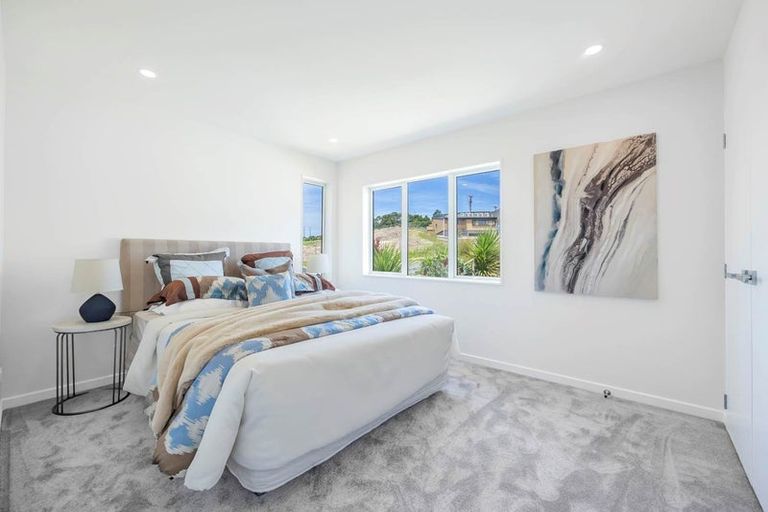 Photo of property in 42 Takurua Terrace, Orewa, 0931