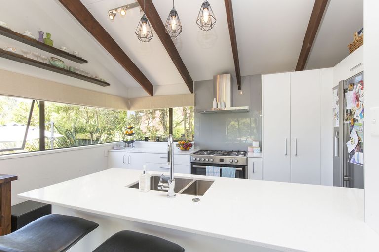 Photo of property in 692 South Titirangi Road, Titirangi, Auckland, 0604