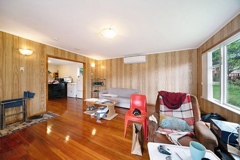 Photo of property in 27 Kohekohe Street, New Lynn, Auckland, 0600