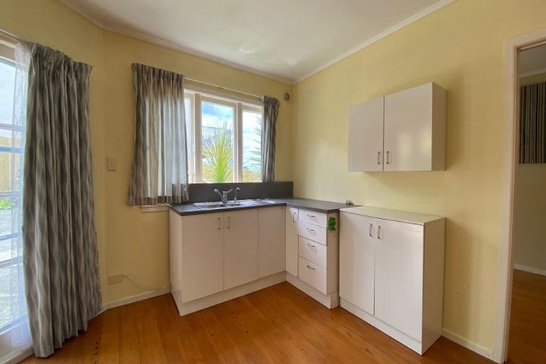 Photo of property in 184 Stapleford Crescent, Browns Bay, Auckland, 0630