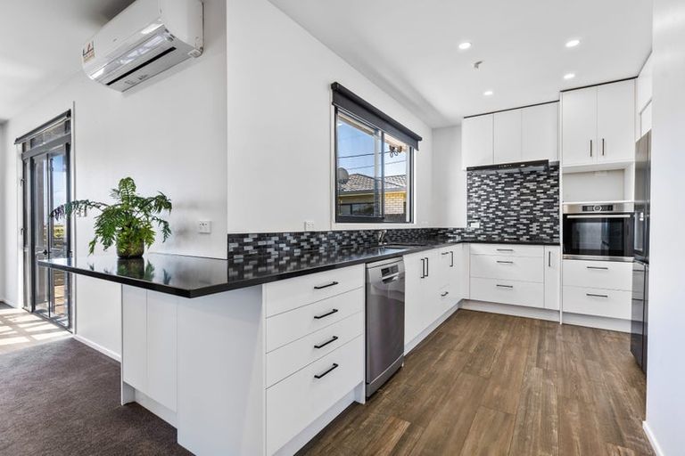 Photo of property in 49 Paynters Avenue, Strandon, New Plymouth, 4312