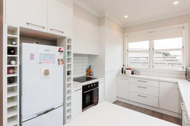 Photo of property in 96 Ferguson Street, West End, Palmerston North, 4412