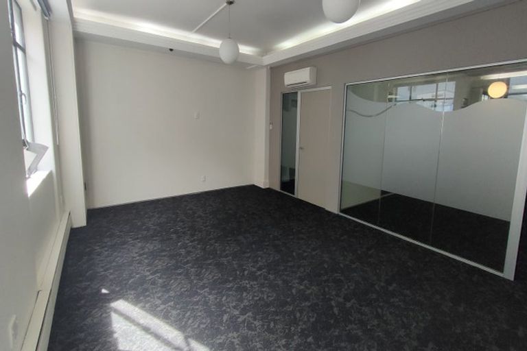 Photo of property in 124 Featherston Street, Palmerston North, 4410