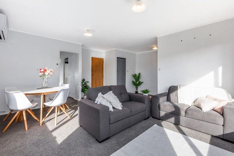 Photo of property in 49a Albatross Close, Whitby, Porirua, 5024